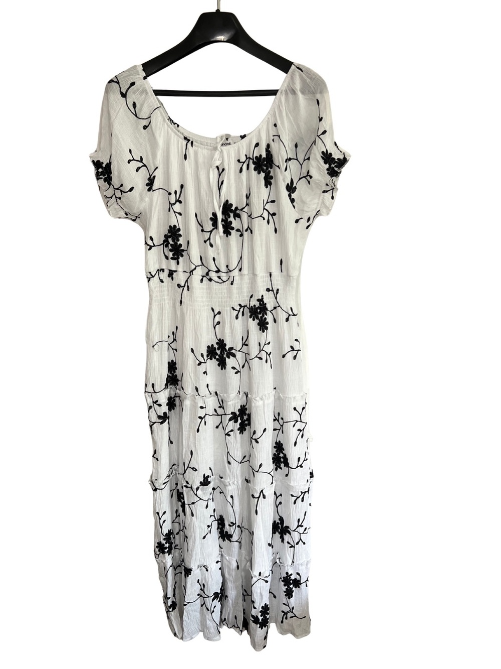 Anthropologie Kindred XL Women's White Floral Embroidered Maxi Dress